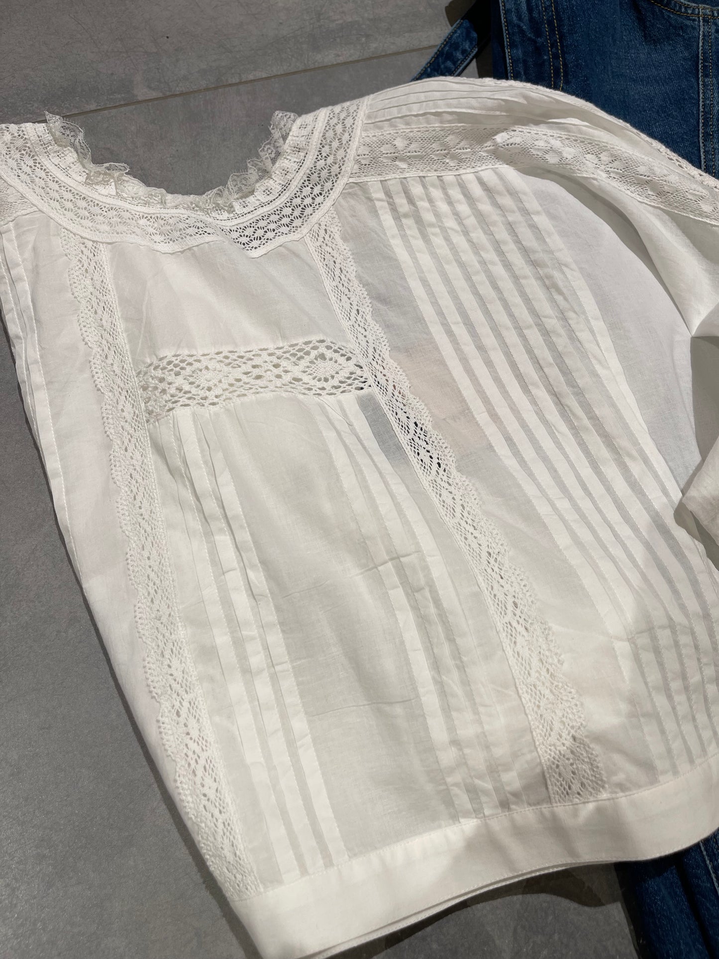 Blusa in mussola con ricamo