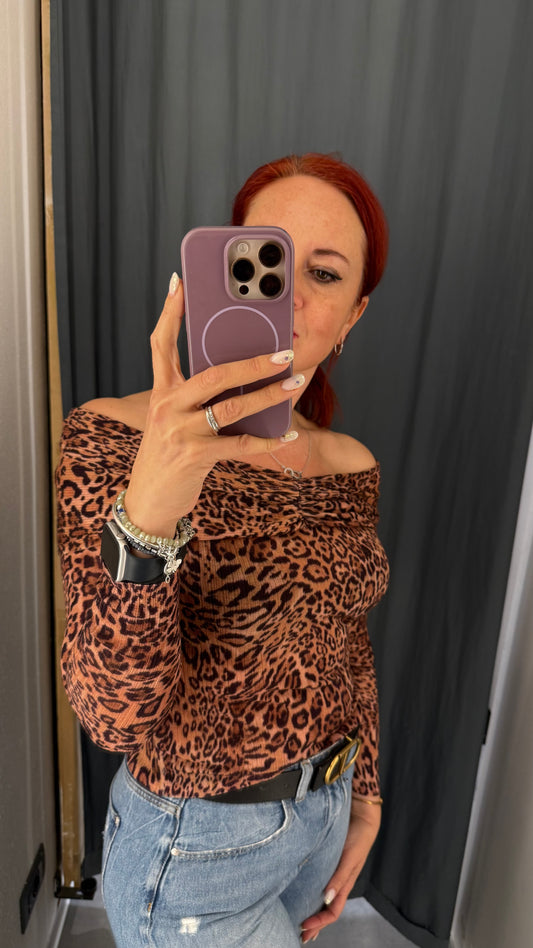 MAGLIA IN LANA CON SPALLA SCESA