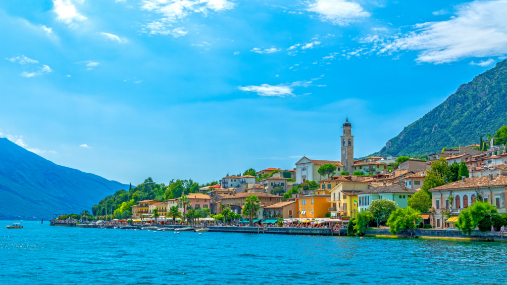 Shopping sul Lago di Garda: dove trovare boutique esclusive limone foto 2