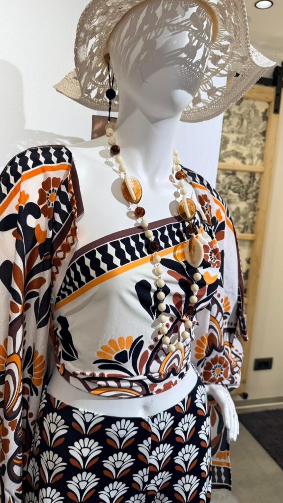 Giuly Shop: l’eleganza del beachwear tra accessibilità e lusso esclusivo whatsapp image 2026 05 05 at 17.14.14