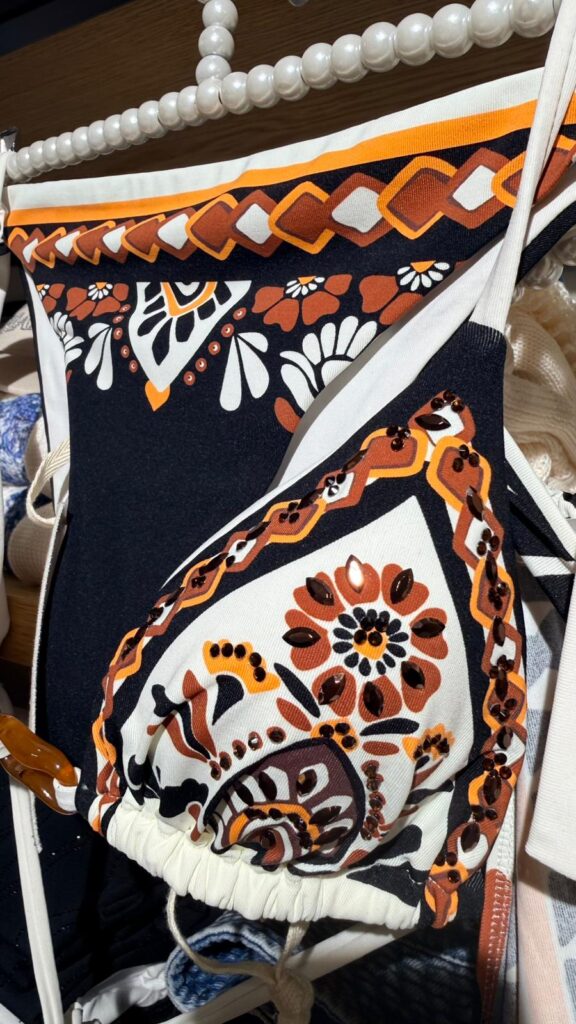 Giuly Shop: l’eleganza del beachwear tra accessibilità e lusso esclusivo whatsapp image 2026 05 05 at 17.14.15